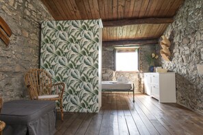 Interior - Mulberry House, Welcome Way (Campiglia)