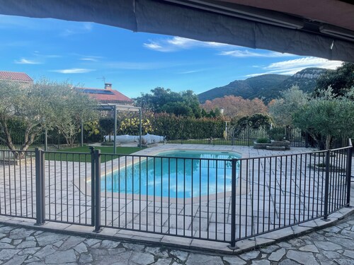 Maison avec piscine sécurisée au pied des Cévennes