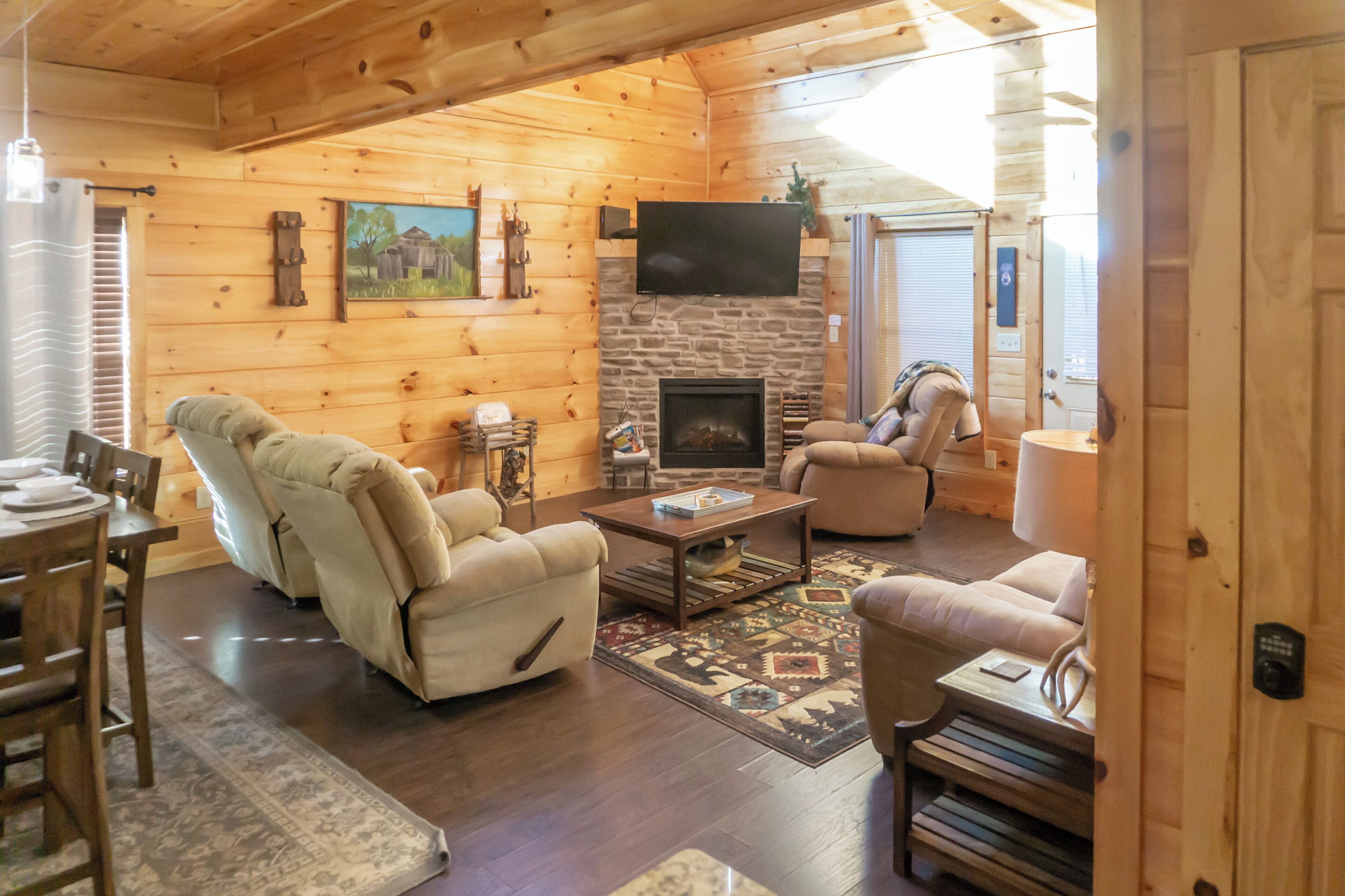 Televisión y chimenea 