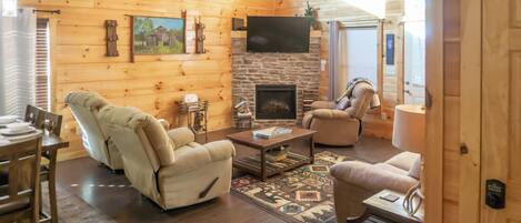 Televisión y chimenea