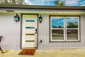 Exterior detail - Lake Tawakoni Thrills - Cozy Home! (West Tawakoni)