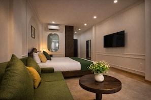 In-room safe, individually decorated, individually furnished, desk - Laverne Boutique - D1 City Center (District Tan Dinh)