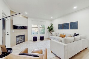 TV, fireplace - Luxury Resort-Style Extended Stay in Scottsdale! (Scottsdale)