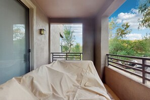 Property grounds - Luxury Resort-Style Extended Stay in Scottsdale! (Scottsdale)