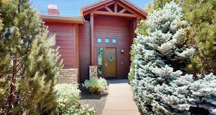 Golf, Trails & Lakes! Dog-Friendly Show Low Home