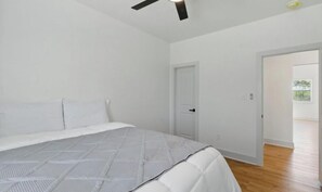 3 bedrooms, iron/ironing board, WiFi, bed sheets - Newly built Barndo 3-bedroom 2 bath on 10 acres in Breckenridge Texas (Breckenridge)