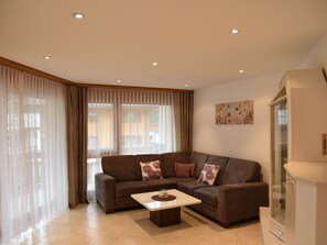 TV - Dominic B2 by Interhome (Saas-Fee)
