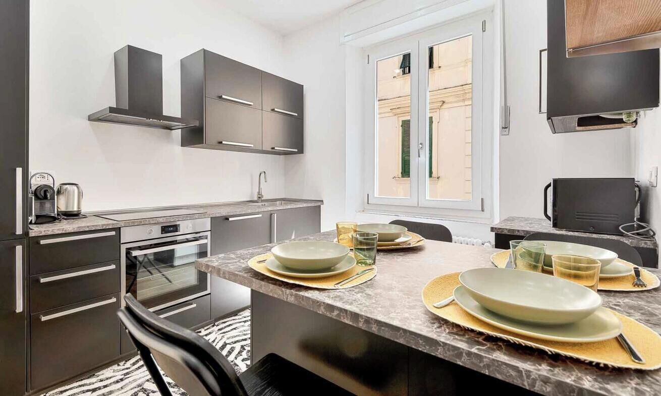 Kühlschrank, Mikrowelle, Geschirrspüler