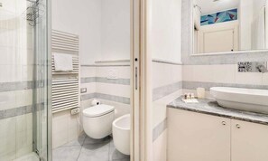 Een douche, een bidet