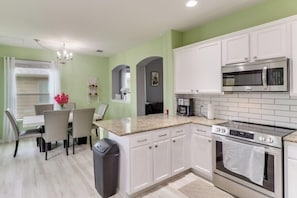 Fridge, microwave, oven, stovetop - Spacious Modern Home• Mins to downtown Austin & The Domain• SXSW• ACL (Manor)