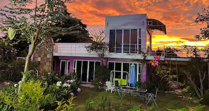 Gosén Luxury House for 8 in Paradise! Enjoy Costa Rica with Us.