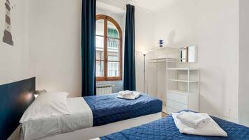 2 slaapkamers, een strijkplank/strijkijzer