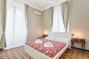 2 Schlafzimmer, Bügeleisen/Bügelbrett