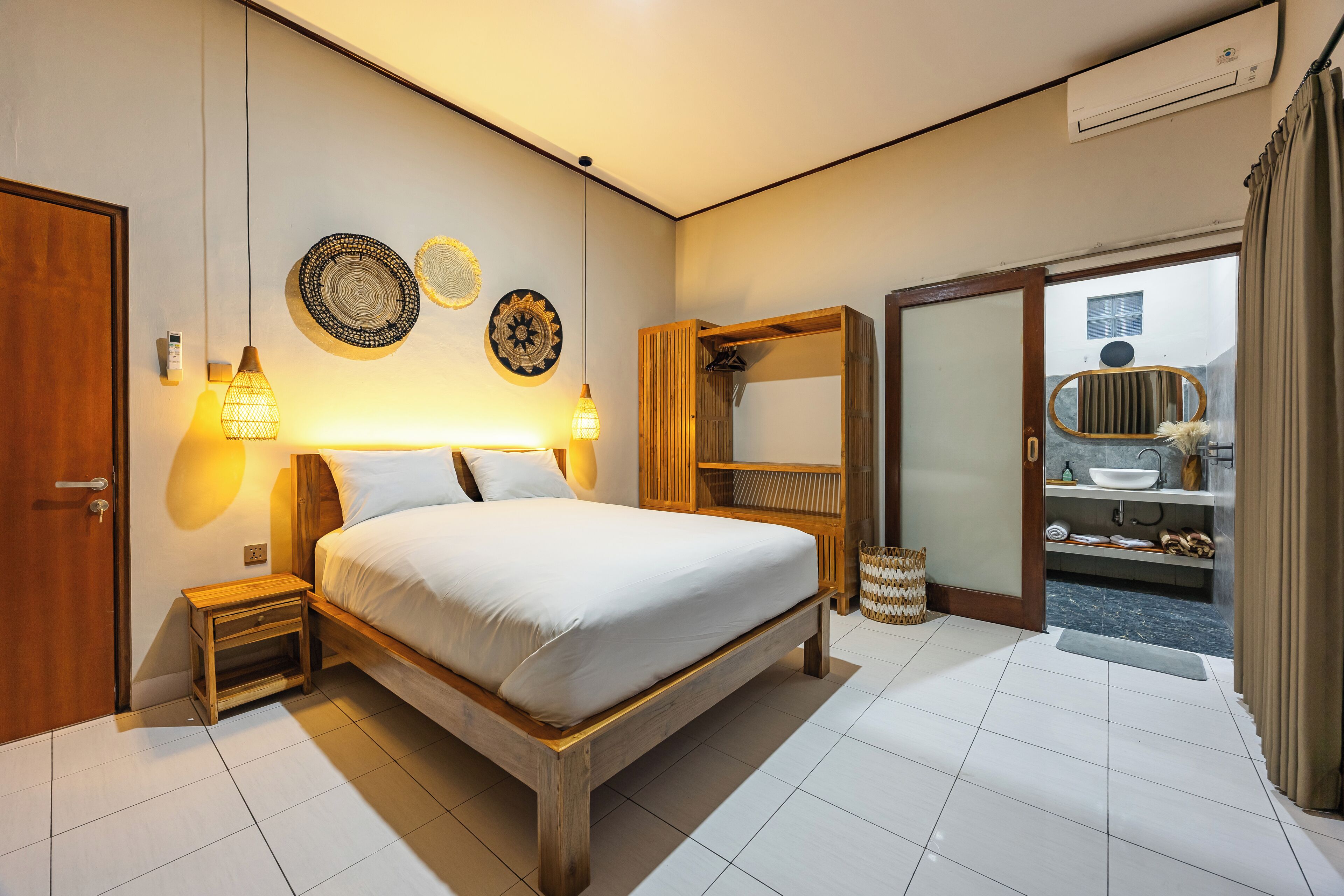 2 Schlafzimmer, Schreibtisch, Reisekinderbett, kostenloses WLAN