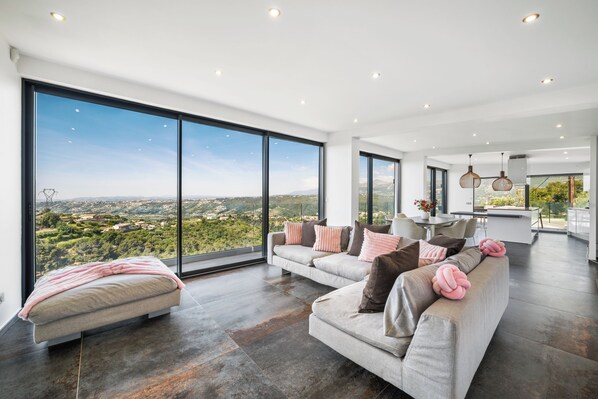 リビング エリア