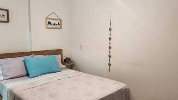 Leilighet – comfort, balkong, byutsikt | Strykejern/-brett og wi-fi (inkludert)