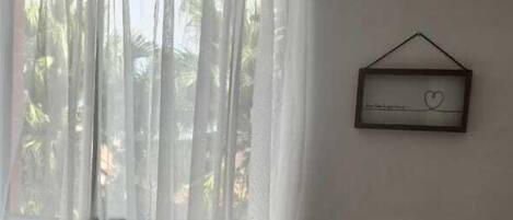 Lägenhet Comfort - balkong - utsikt mot staden | Strykjärn/strykbräda och gratis wi-fi