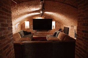 Video games, table football, ping pong, books - Exceptional residence 1h15 from Paris, with padel court, swimming pool, 15 pers. (Courteilles)
