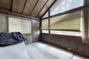 Spa - Charming Cottage in Big Bear: 9 Mi to Bear Mtn (Big Bear)