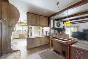 Interior - Charming Cottage in Big Bear: 9 Mi to Bear Mtn (Big Bear)