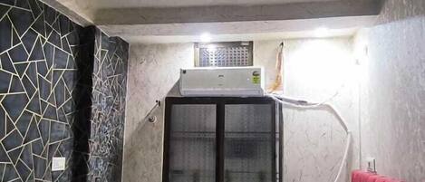 Habitació Deluxe, aire condicionat | Escriptori, espai de treball apte per a portàtils i llits addicionals