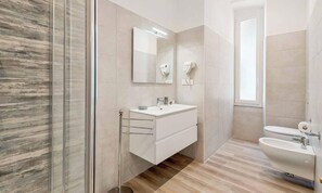 Dusche, Bidet