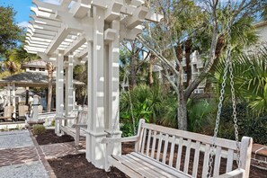 Terrace/patio - Poolside Ground Floor Villa w/Tennis /Pickleball- Walk to Beach & Coligny Plaza! (Hilton Head Island)