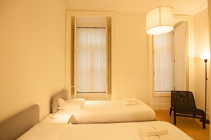 2 habitaciones, tabla de planchar con plancha y wifi gratis 