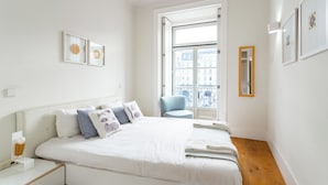 Unclassified image, 5 of 39, button - The Restauradores Collection - Majestic (Lisboa)