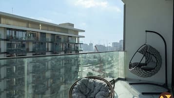 Luksusleilighet, balkong, byutsikt | Utsikt fra balkong