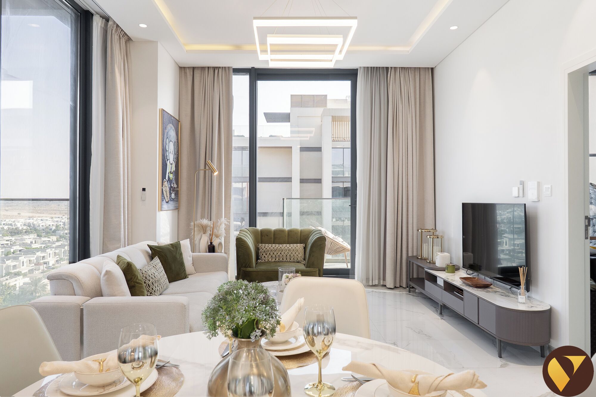 奢華公寓, 陽台, 城市景觀 | 起居區 | 65-吋智慧型電視，提供有線頻道