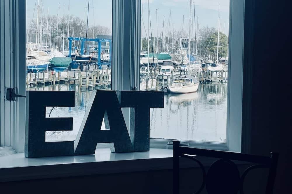 Waterfront Views With King Bed in Solomons Island - Solomons, MD