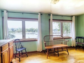 House | 5 bedrooms - Boho Waterfront Getaway 5 Bedroom Retreat (Lexington Park)