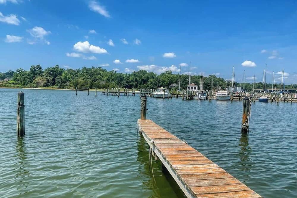 Boho Waterfront Getaway 5 Bedroom Retreat - Solomons Island, MD
