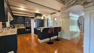 House | 4 bilik tidur