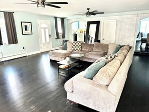 House - Solomons Island 6BR Family Getaway (Solomons)