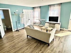 House - Solomons Island 6BR Family Getaway (Solomons)