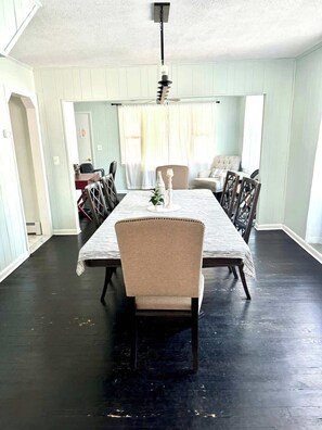 House - Solomons Island 6BR Family Getaway (Solomons)