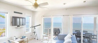 4-bedroom Luxury Private Beach Getaway