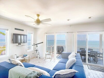 4-bedroom Luxury Private Beach Getaway