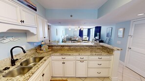 Condo, 3 habitaciones | Interior