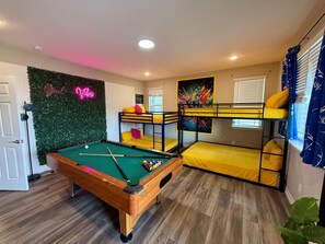 Desk, iron/ironing board, free WiFi, bed sheets - 420 5BR PS5 PoolTable GameArcade Near Golf Course (Commerce City)