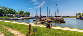 Private & Serene Lakeview Home w/ Beach Access