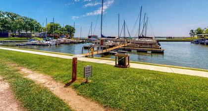 Private & Serene Lakeview Home w/ Beach Access