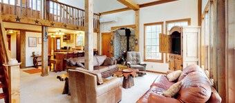 1BR + Loft w/ Amazing Views & Private W & D