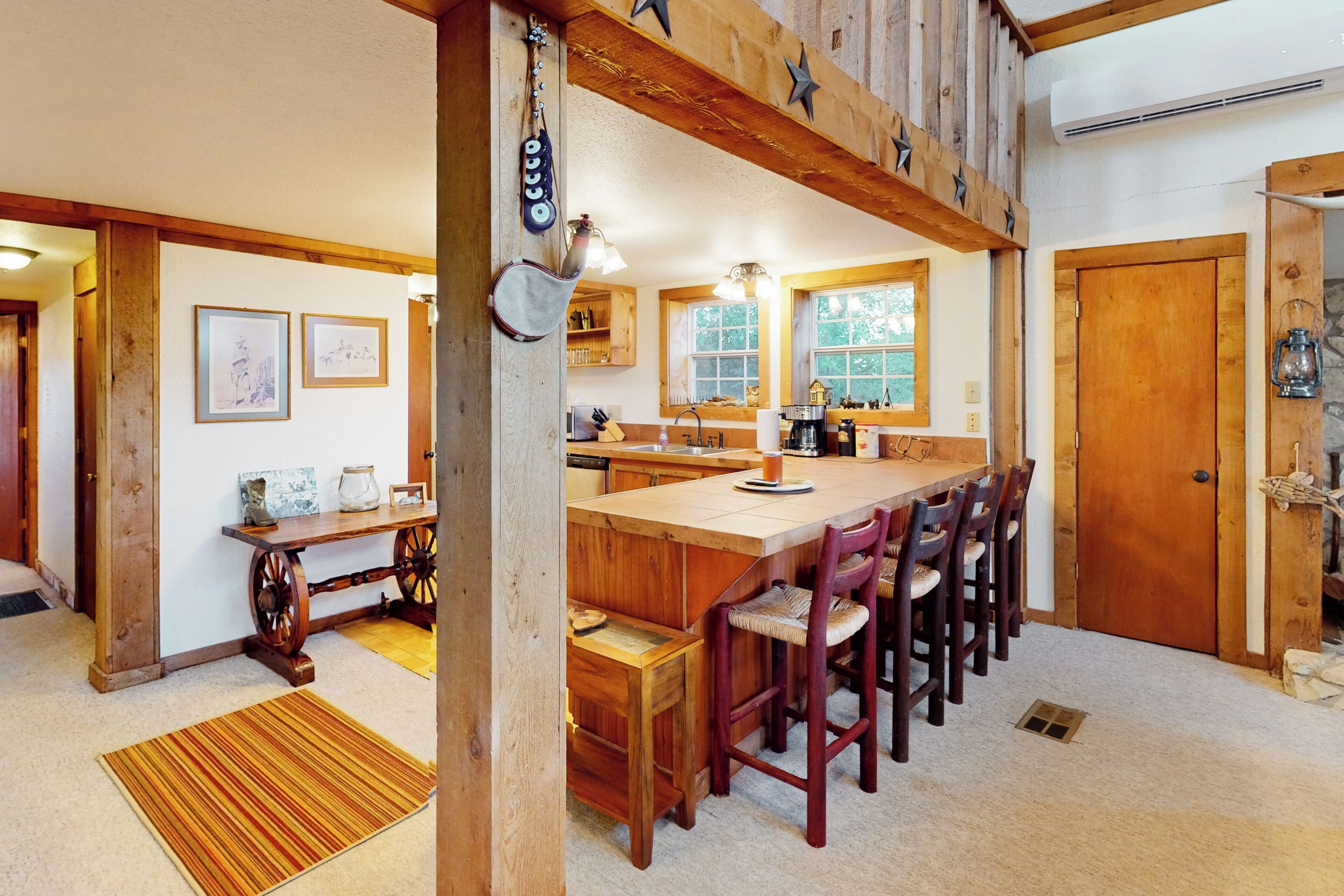 Réfrigérateur, micro-ondes, plaque de cuisson, lave-vaisselle