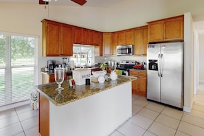 Fridge, microwave, stovetop, dishwasher - Port St Lucie Escape w/ Yard: 'Glenwood Hideaway' (Port St. Lucie)