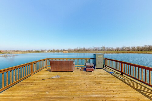 Expansive, Dog-Friendly 3BR w/ Pond, Pool, Patio