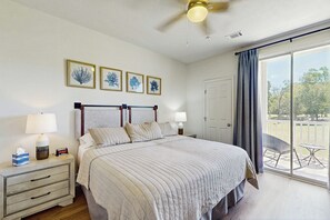 2 bedrooms, iron/ironing board, Internet, bed sheets - Golf Course Condo w/ Pool & Tennis in Myrtle Beach (Myrtle Beach)