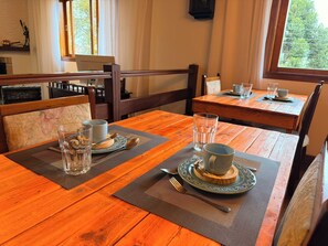 Free daily full breakfast  - Villa Monte Fiori (Campos do Jordão)